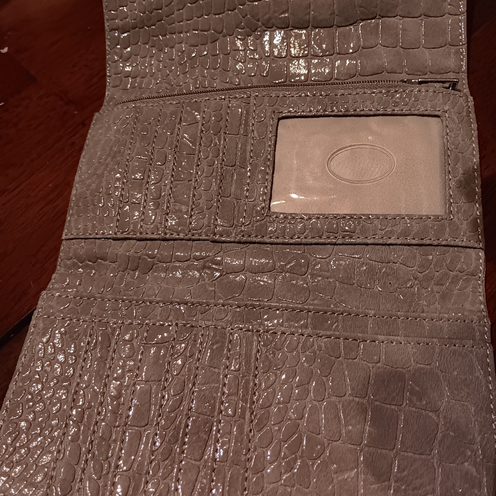 Guess wallet